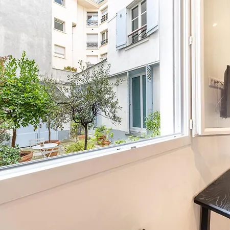 Guestready - Elysee Palace Marble Haven Apartment Paris